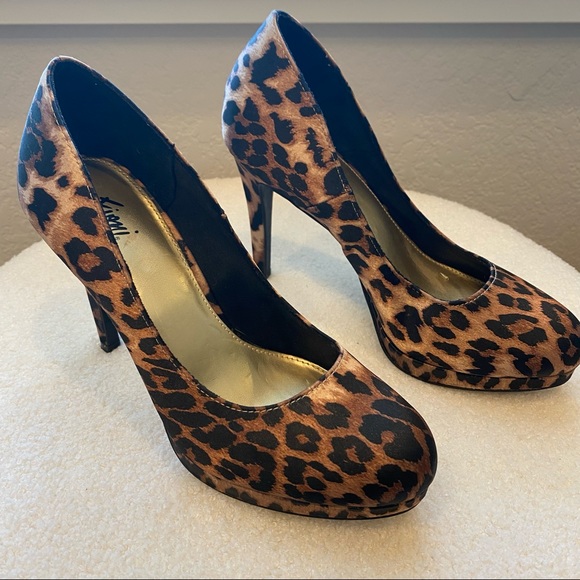 FIONI Leopard Print High Heels - Picture 1 of 9
